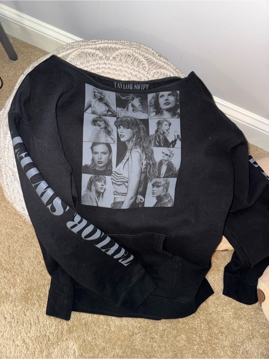 Taylor Swift Tops - Taylor Swift Black Grayscale Photo Collage Sweatshirt